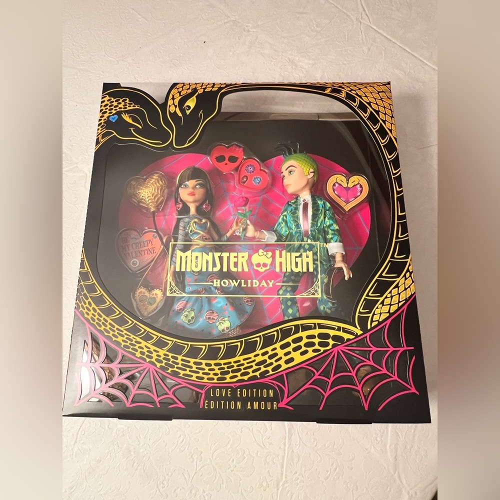 Monster High Howliday Love Edition Dolls - Cleo de Nile and Deuce Gorgon